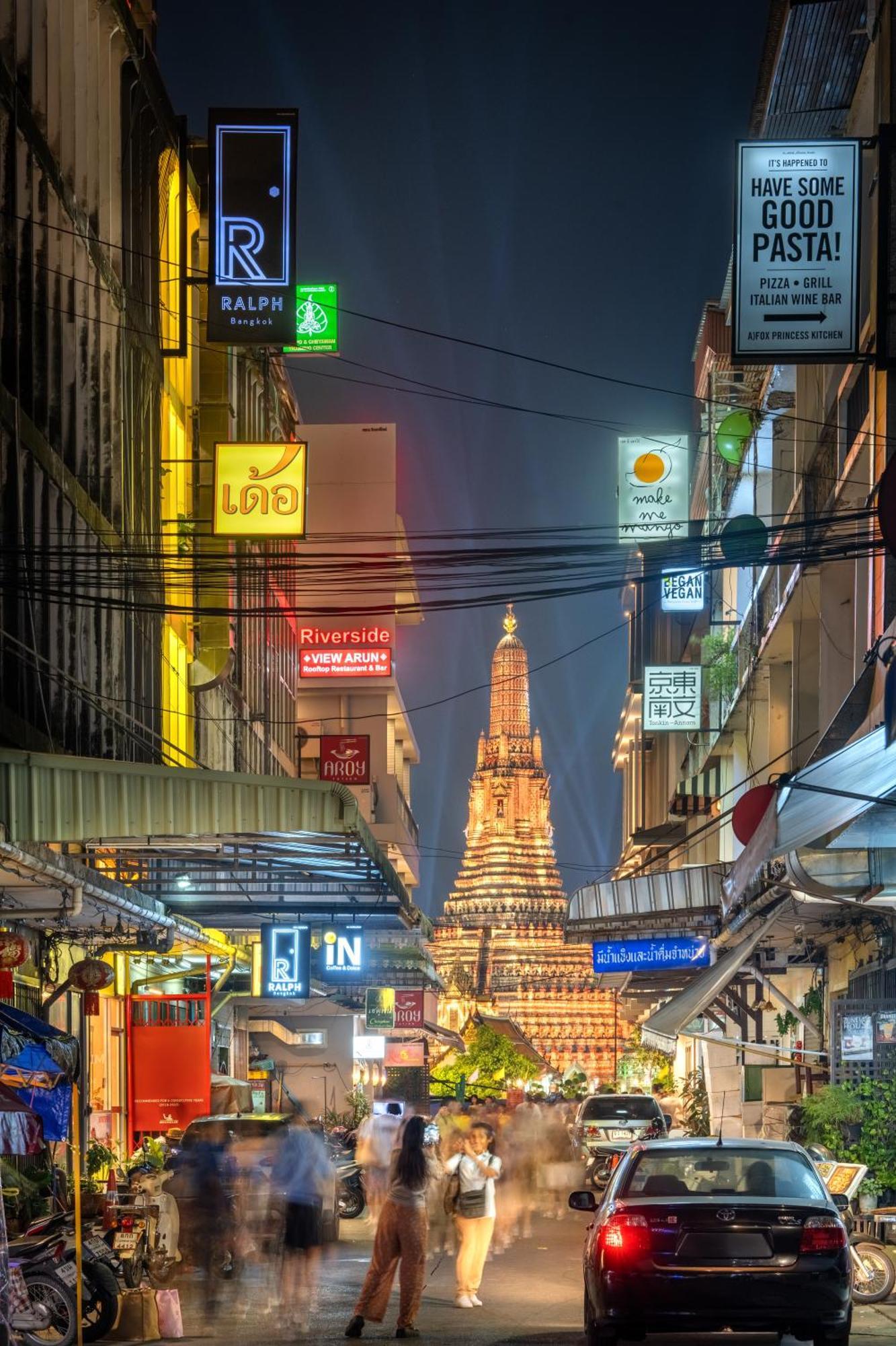 Ralph Bangkok Hostel Exterior photo